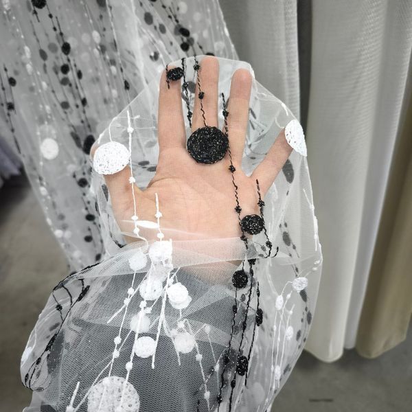 Тюль фатин с рисунком кружочки на отрез высота 2.8 м тесьма в подарок IG- 001 біла з чорним фото