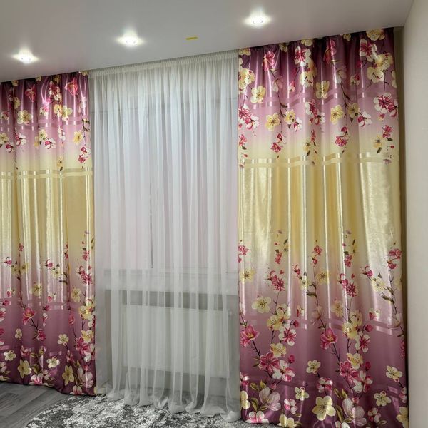 Атласні штори Камала фіолетові з квітами 150x270 см 2 шт на тасьмі Kamala-1 фото