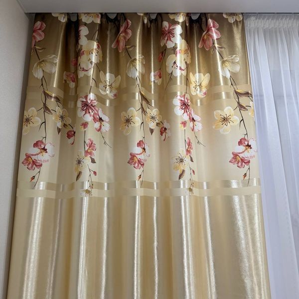 Атласные шторы Камала оливковые с цветами 150x270 см 2 шт на тесьме Kamala-4 фото