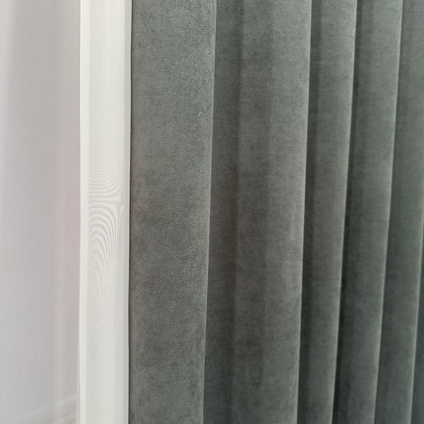 Готовые пошитые шторы из ткани микровелюр Diamond 150*270см - 2 шт графит Petek-342 фото
