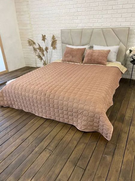 Стьогане велюрове покривало Роуз 220х240 з подушками 60х40 карамель Cap-Rose-4 фото